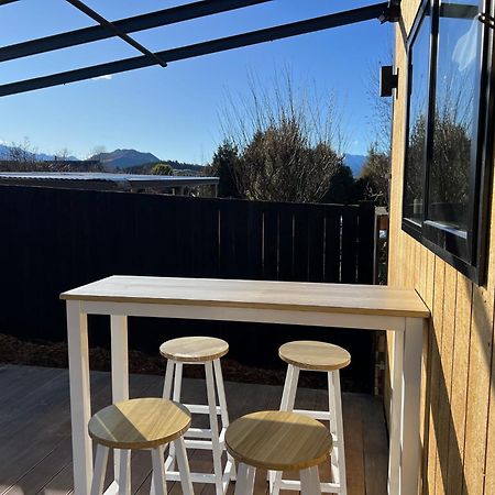 Mountain Cabin - Central, Cosy And Cute With Views Wanaka Exteriör bild
