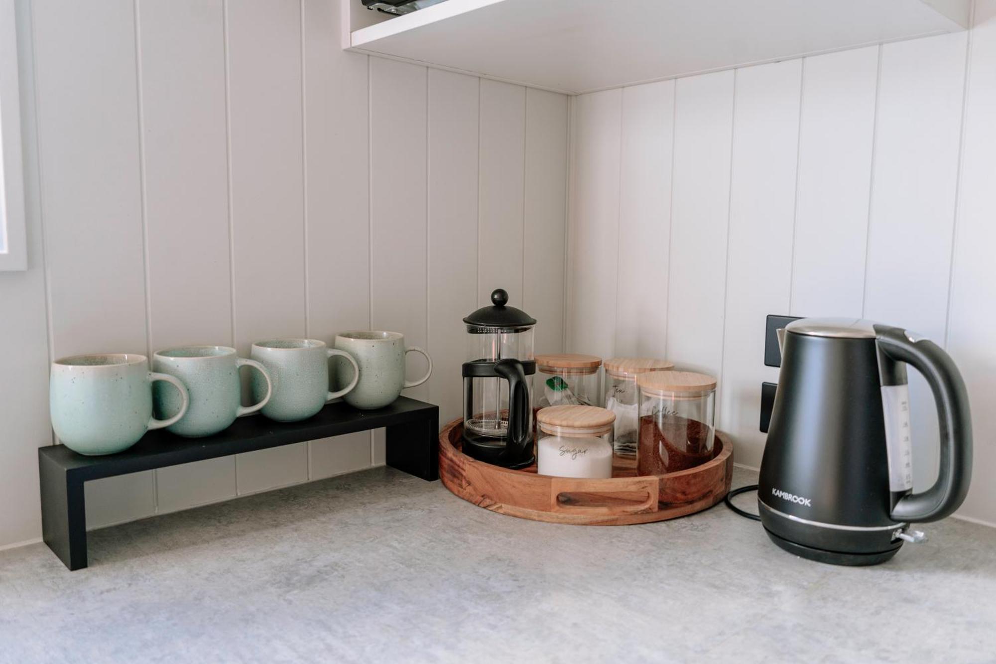 Mountain Cabin - Central, Cosy And Cute With Views Wanaka Exteriör bild