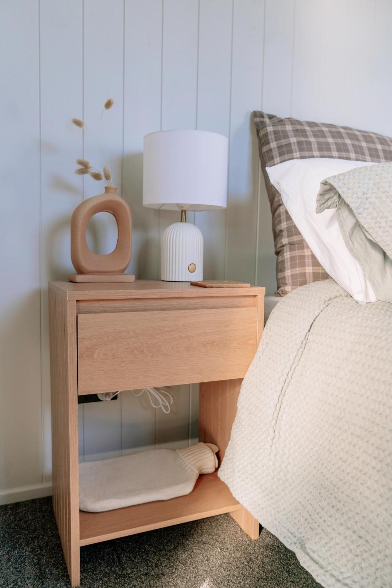 Mountain Cabin - Central, Cosy And Cute With Views Wanaka Exteriör bild