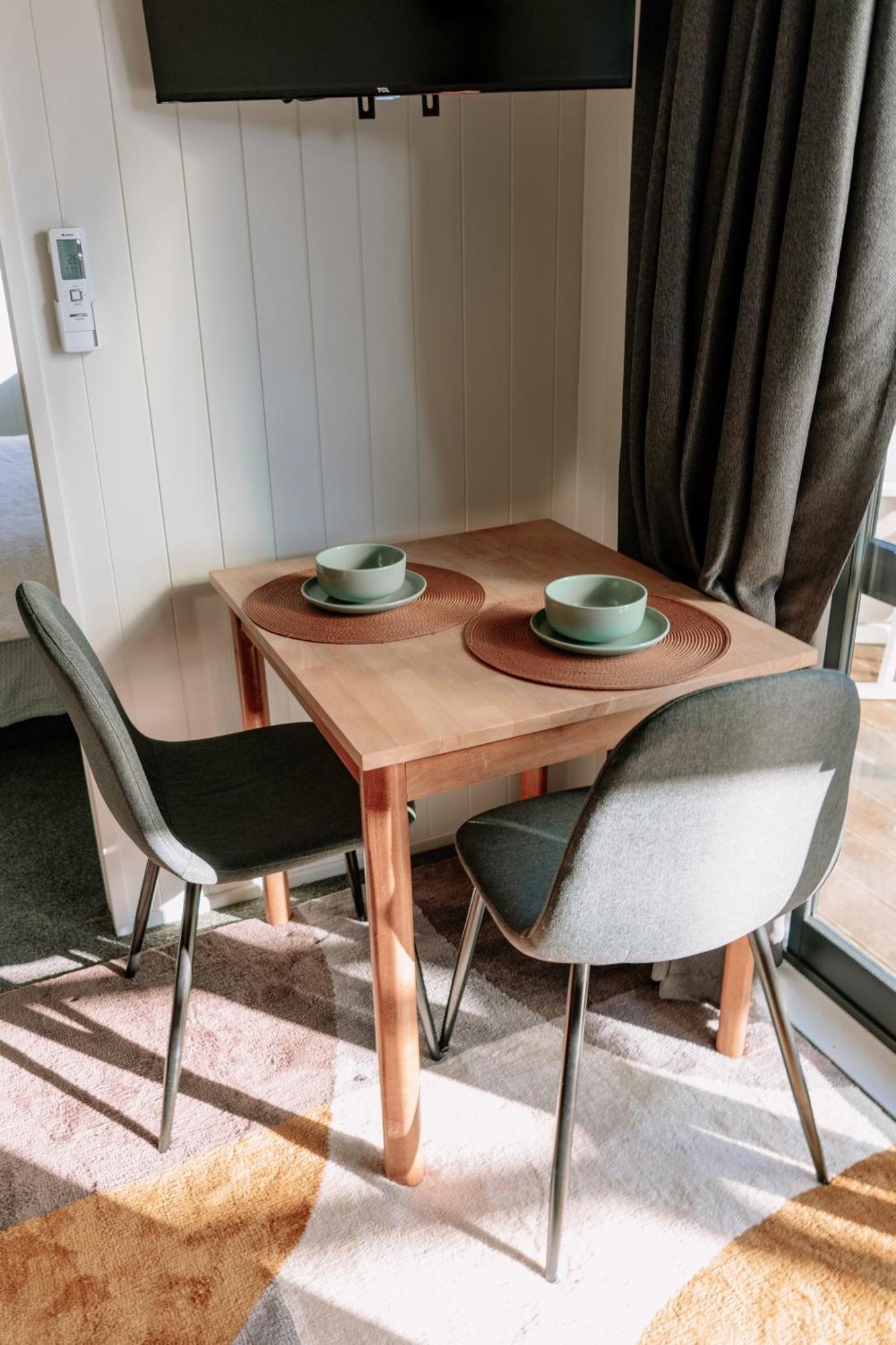 Mountain Cabin - Central, Cosy And Cute With Views Wanaka Exteriör bild